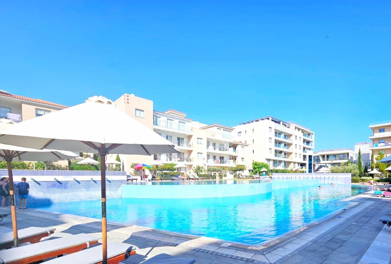 Elysia Park Apartments Paphos Eksteriør billede