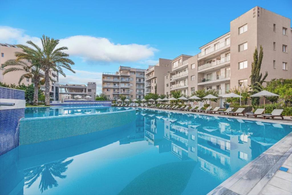 Elysia Park Apartments Paphos Eksteriør billede